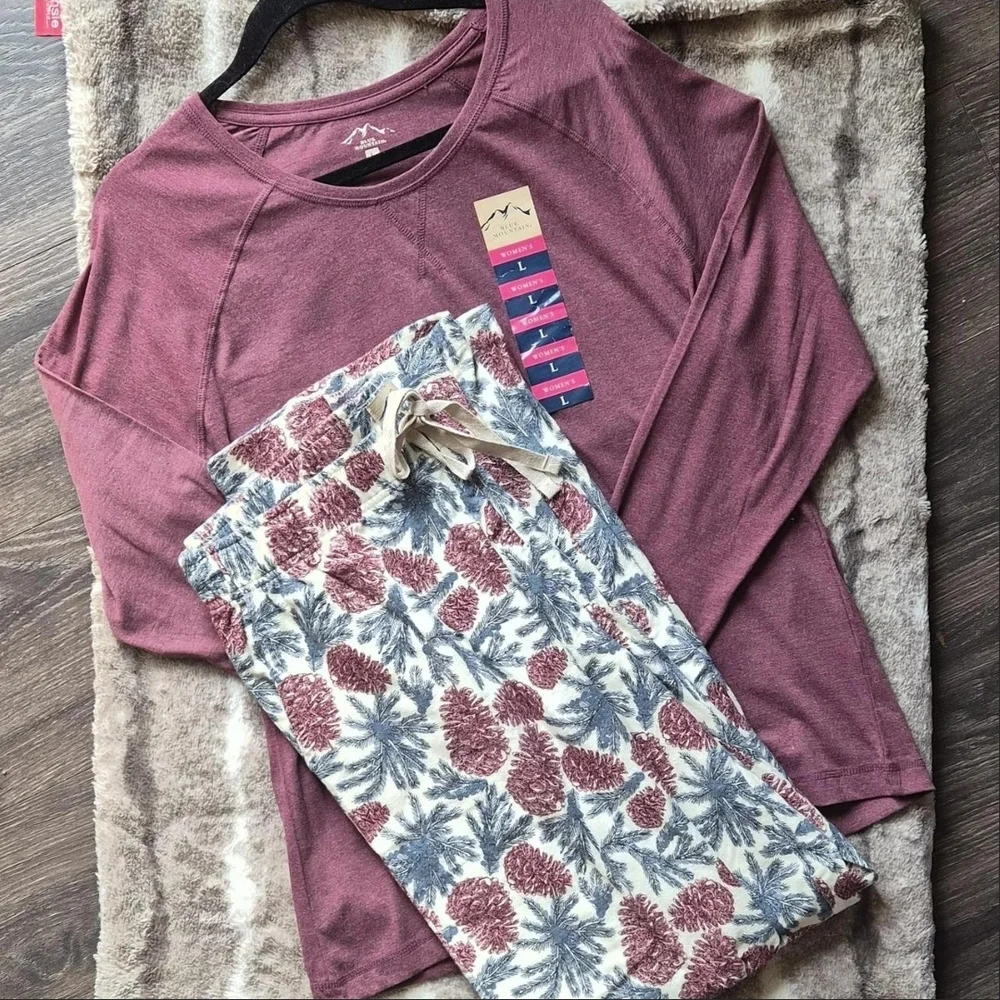 Women's Pajama Set - Picture 1 of 2